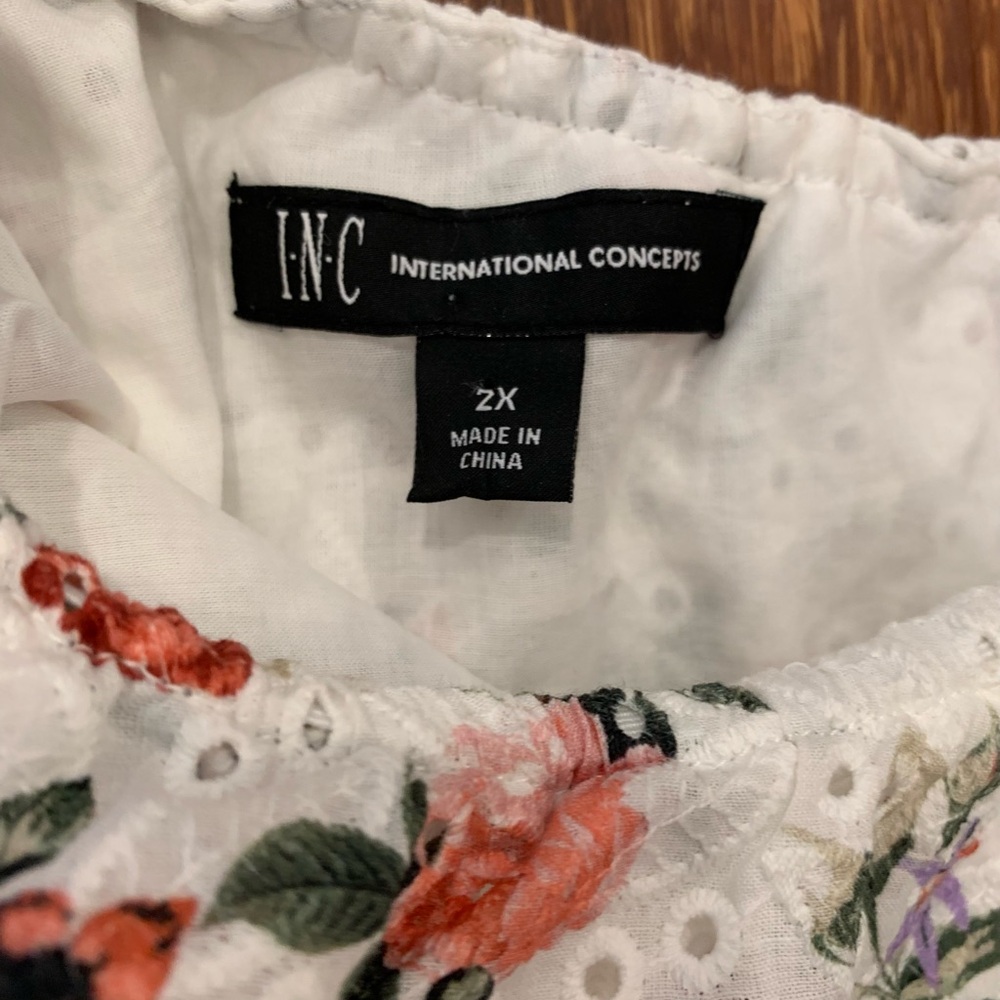 INTERNATIONAL CONCEPTS 2X Floral Top NWOT Asymmetrical Neckline One Shoulder - Picture 6 of 10